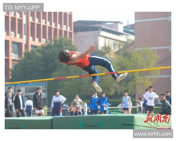 摔跤青年组晋级战报精彩纷呈选手们奋勇争先展现青春风采 摔跤青年组晋级战报精彩纷呈选手们奋勇争先展现青春风采