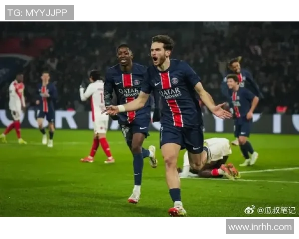 奥格斯堡主场胜法兰克福，保级压力缓解，球迷欣喜若狂