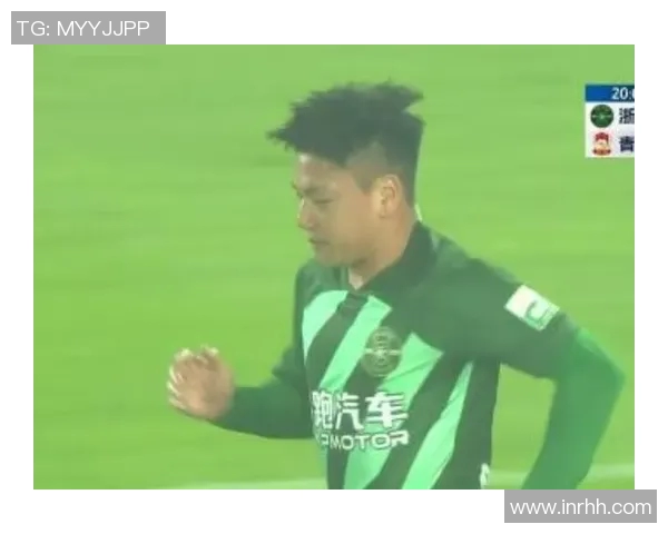 岳鑫加盟上海海港开启新篇章球迷期待他在新球队的表现与贡献