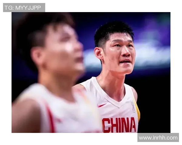 胡金秋内线强攻展现绝佳实力助力球队逆转胜利的精彩瞬间